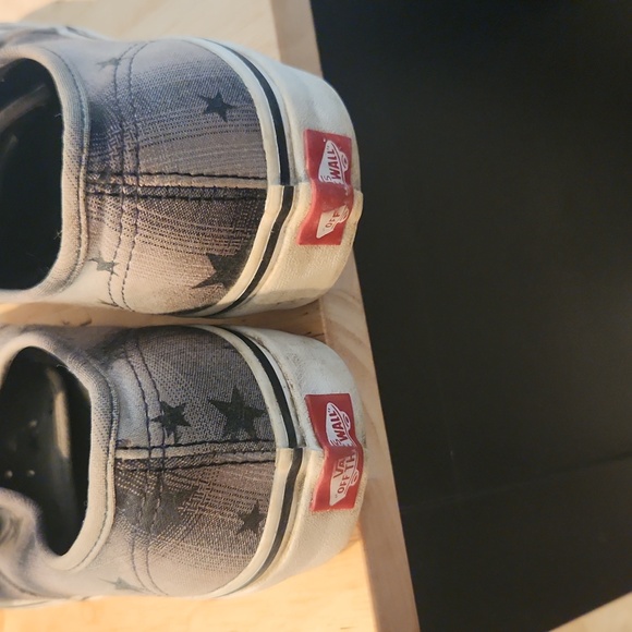 Vans - Picture 4 of 7